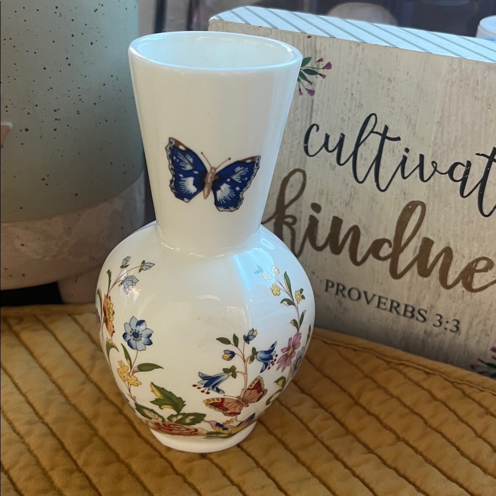 Vintage Aynsley Cottage Garden Vase